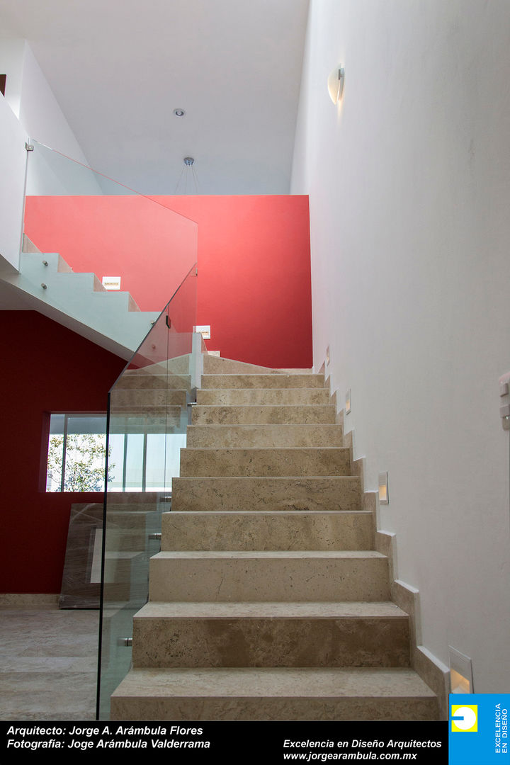 RESIDENCIA GACO, Excelencia en Diseño Excelencia en Diseño Minimalist corridor, hallway & stairs Iron/Steel