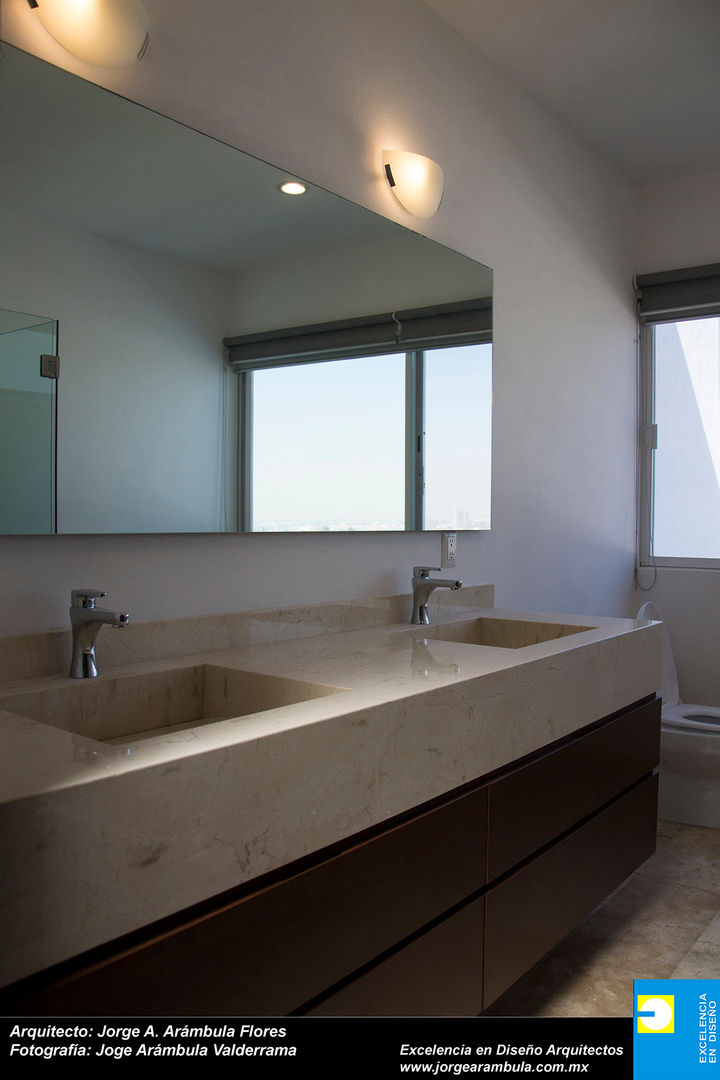 RESIDENCIA GACO, Excelencia en Diseño Excelencia en Diseño Casas de banho minimalistas Mármore