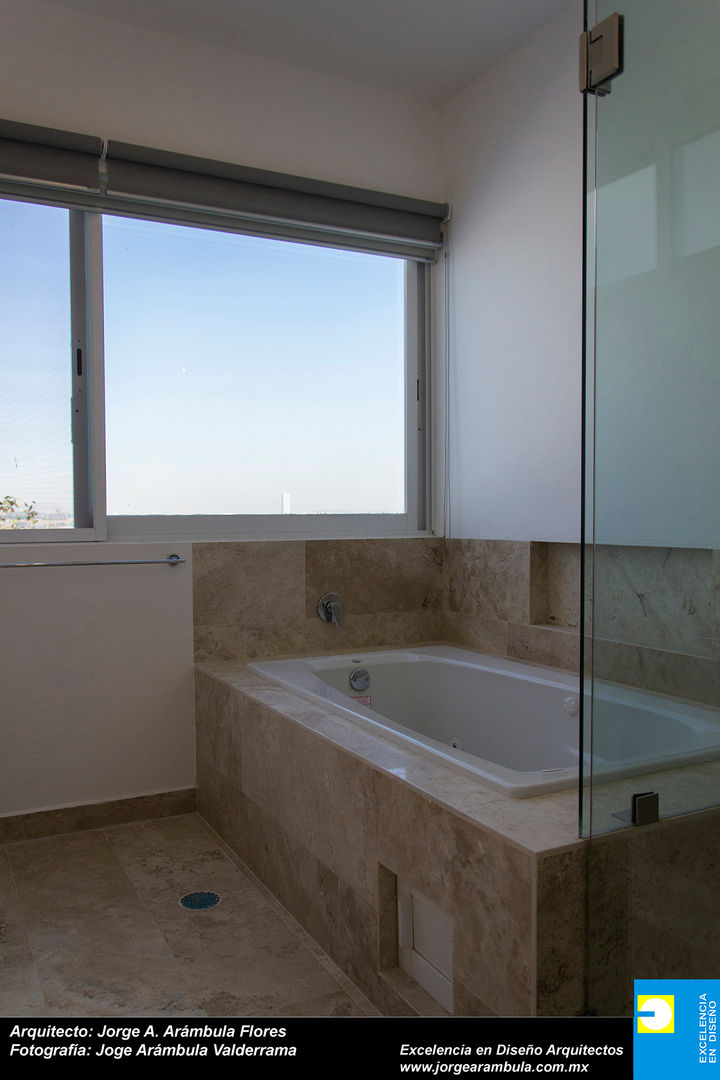 RESIDENCIA GACO, Excelencia en Diseño Excelencia en Diseño Minimalist style bathroom Marble