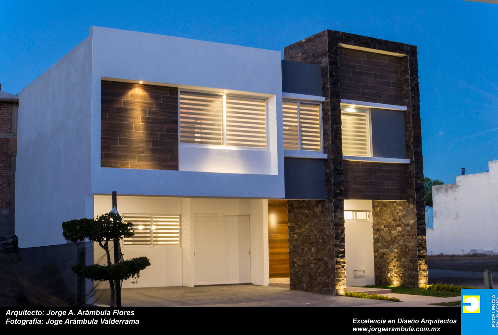 RESIDENCIA GACO, Excelencia en Diseño Excelencia en Diseño Casas minimalistas Pedra