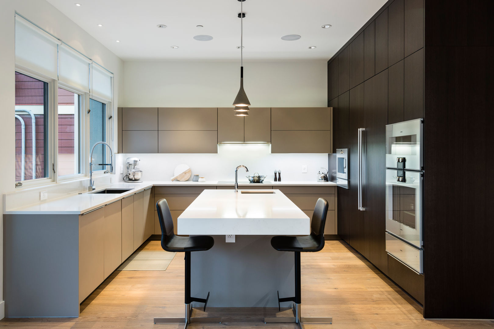 Kitchen Alice D'Andrea Design Modern kitchen Wood Wood effect kitchen cabinet,kitchen appliances,kitchen island,kitchen floor,modern,modern design,tall ceilings,modern kitchen