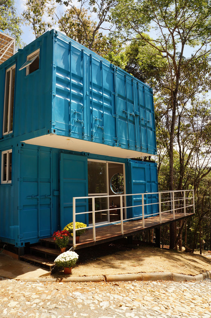 Casa Azul em São Sebastião das Águas Claras | Nova Lima MG, Edificare Containers Transformados Edificare Containers Transformados Moderne huizen