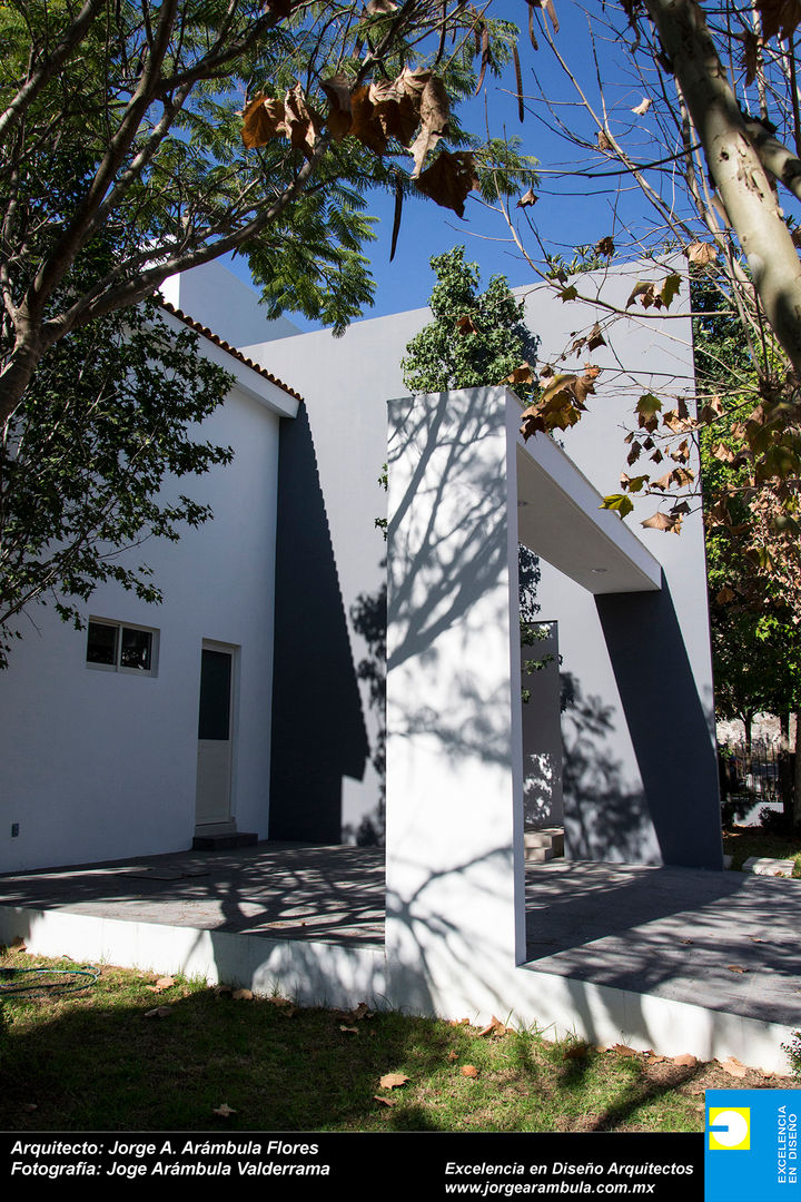 CASA ESPACIO DIONISIACO, Excelencia en Diseño Excelencia en Diseño Modern garage/shed Bricks
