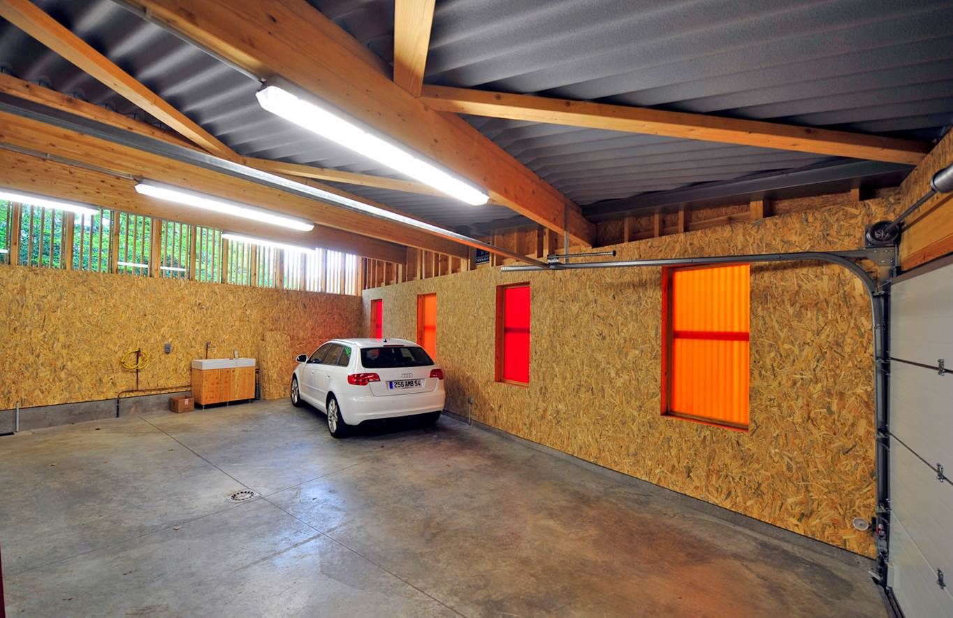 GARAGE "R" Atelier Presle Garage / Hangar modernes Bois Effet bois