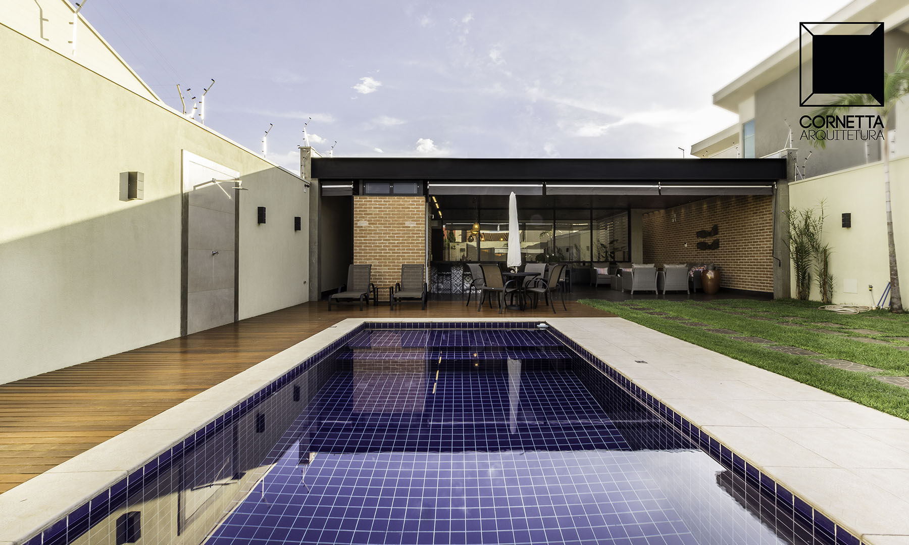 CASA TF, Cornetta Arquitetura Cornetta Arquitetura Piscinas de estilo moderno