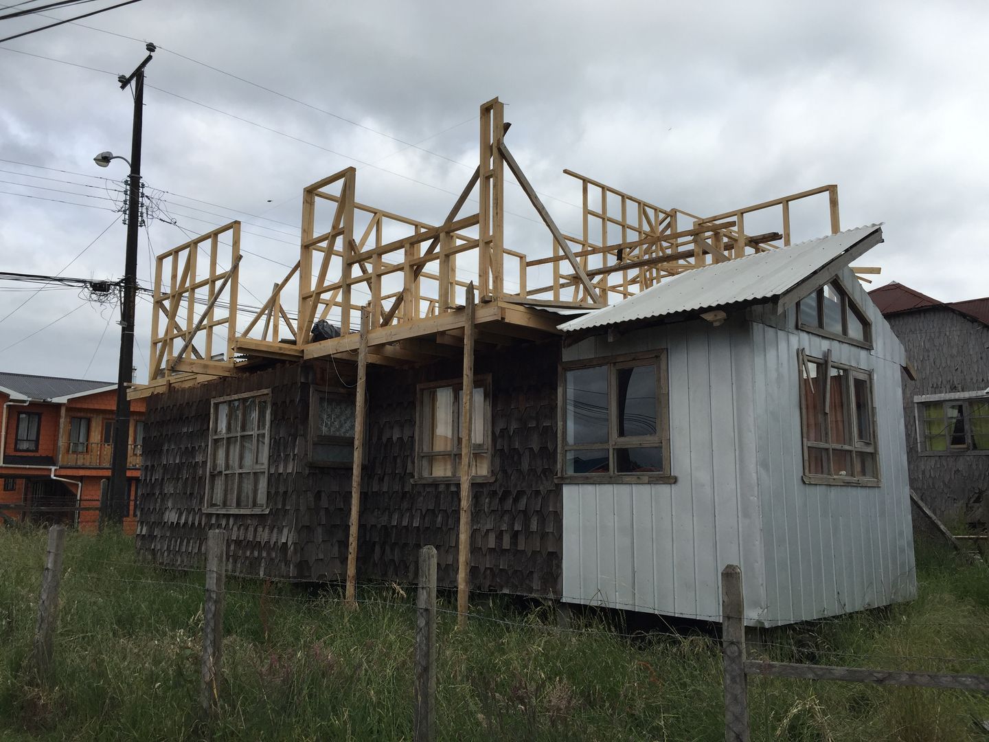 AMPLIACIÓN VIVIENDA UNIFAMILIAR - ACHAO, CHILOE, GerSS Arquitectos GerSS Arquitectos Country style house