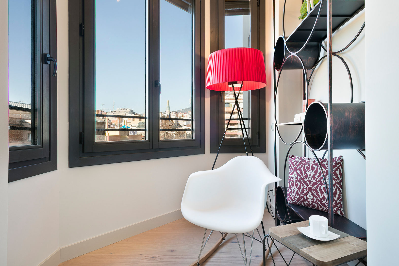 Home Staging para una Vivienda de Lujo en Barcelona, Markham Stagers Markham Stagers 现代客厅設計點子、靈感 & 圖片