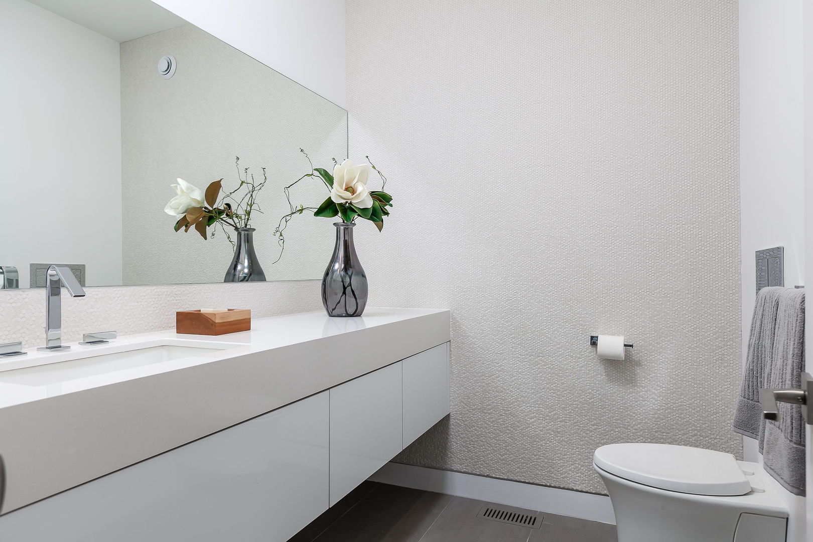 New Build-Staging, Frahm Interiors Frahm Interiors Modern Bathroom