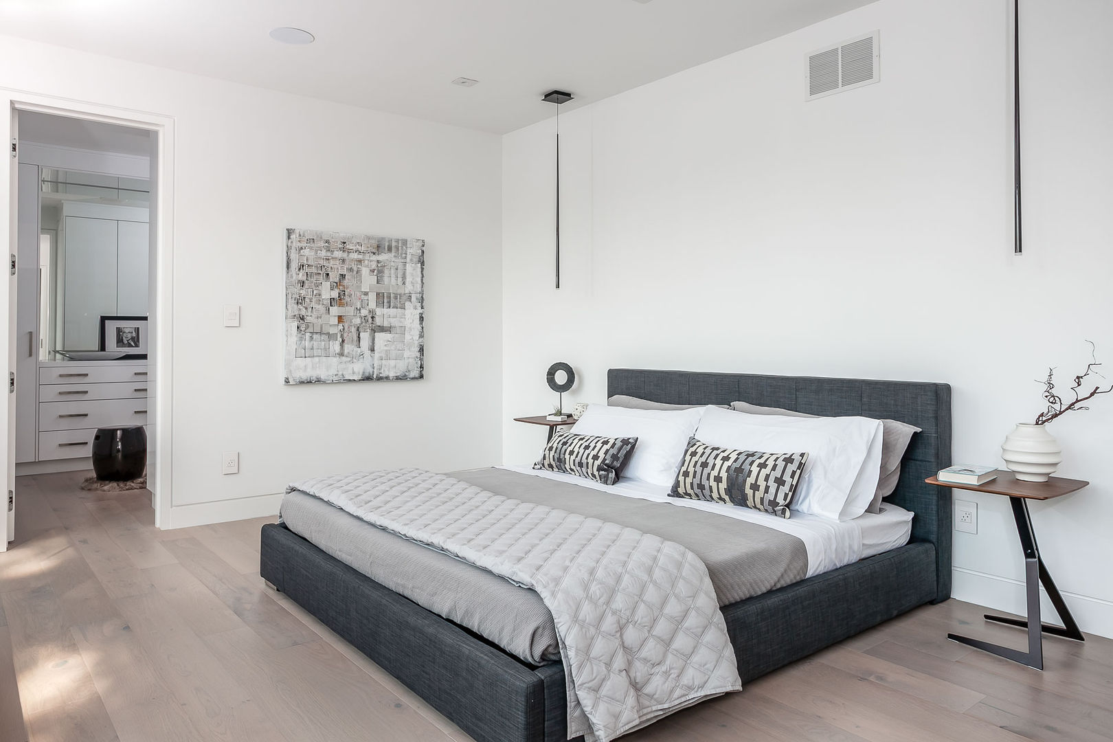 New Build-Staging, Frahm Interiors Frahm Interiors Modern Bedroom