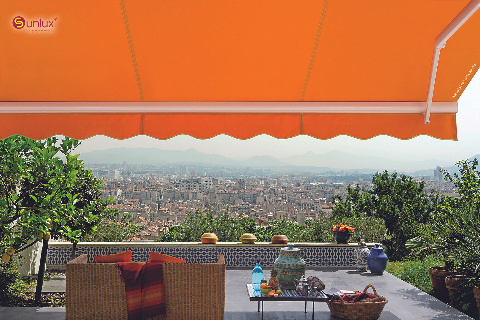 Toldos Vertilux, Vertilux México Vertilux México Modern balcony, veranda & terrace Textile Amber/Gold Furniture