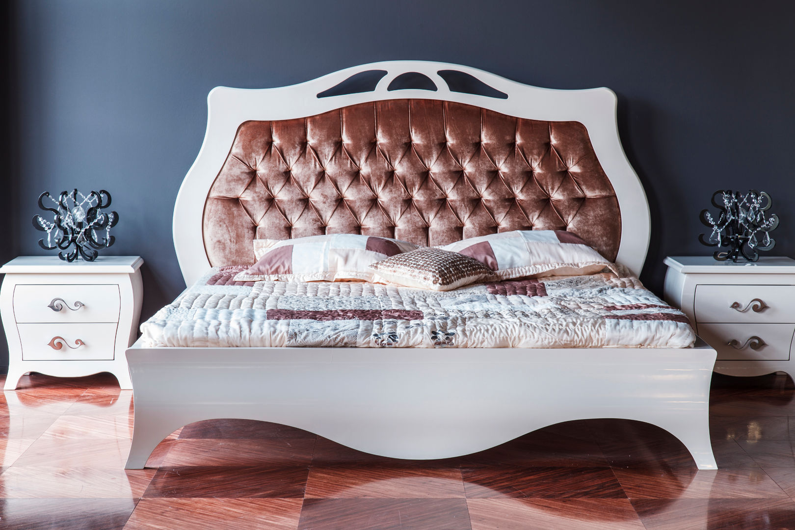 Rose Gold Gracious Luxury Interiors Moderne slaapkamers