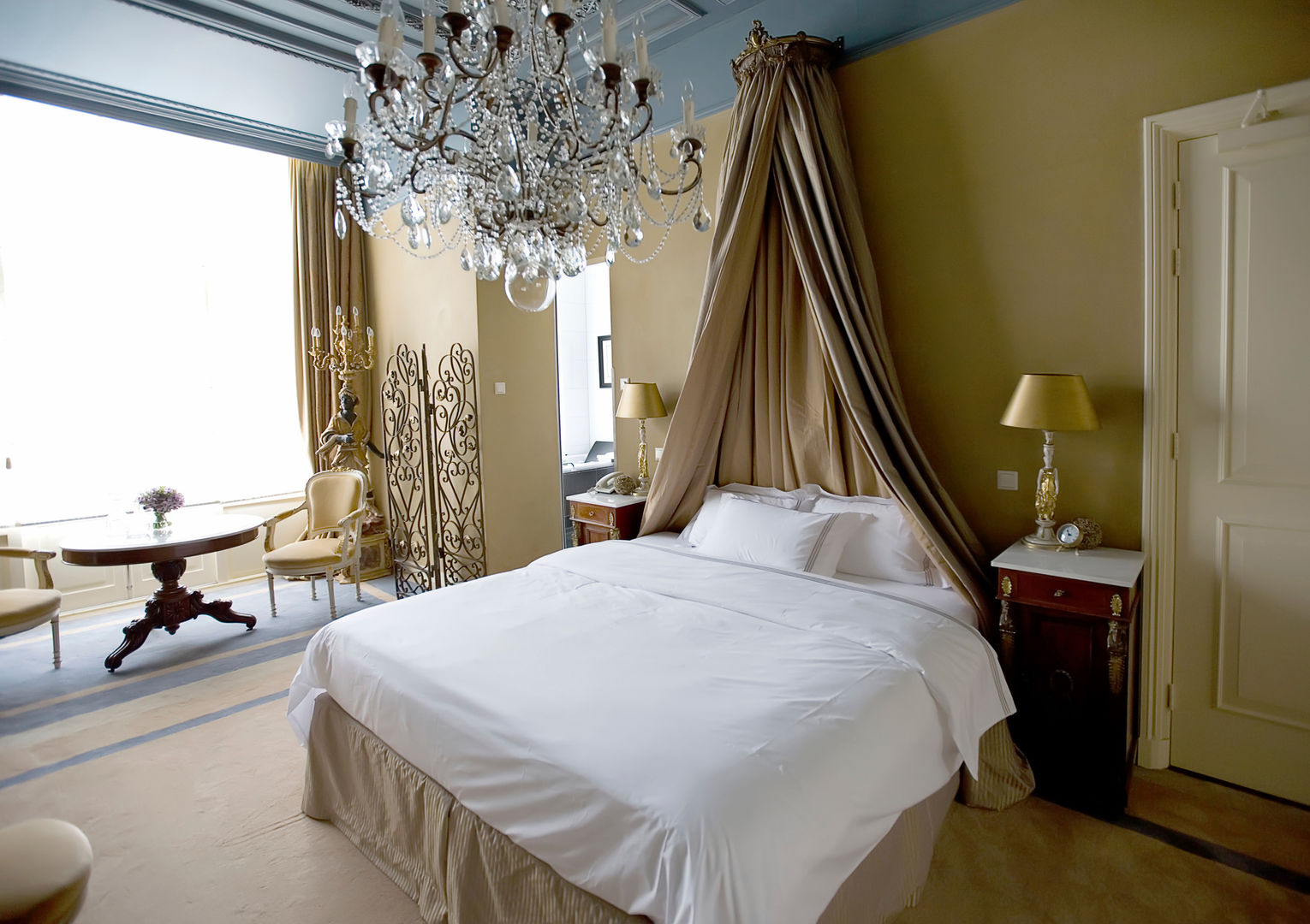 Classical Luxury Gracious Luxury Interiors Kamar Tidur Klasik