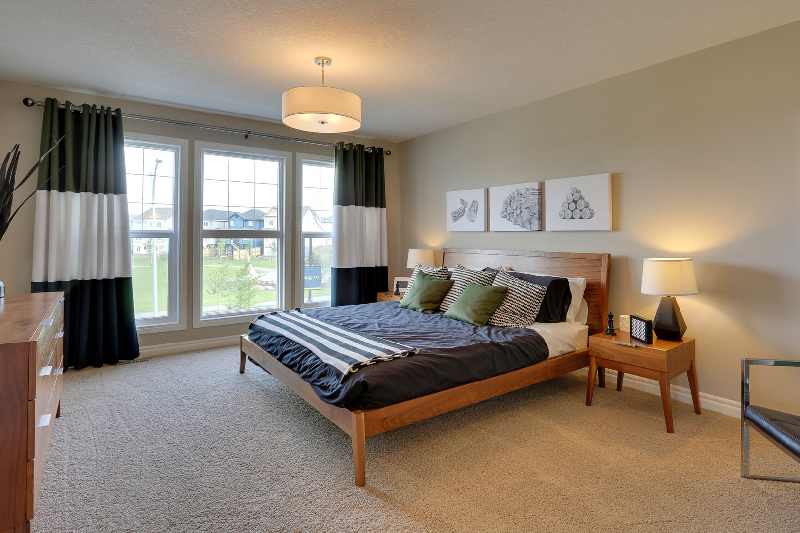 121 Hillcrest Drive, Sonata Design Sonata Design Modern style bedroom