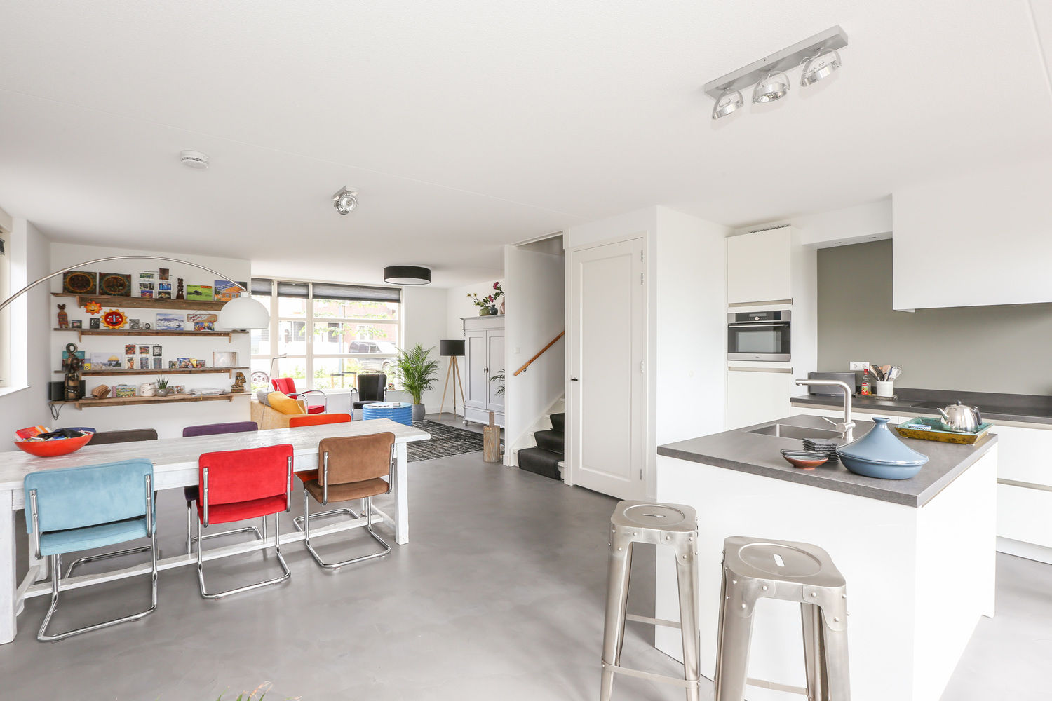 ​2 onder 1 kap woning Dalem met een rieten kap, Brand I BBA Architecten Brand I BBA Architecten Dining room