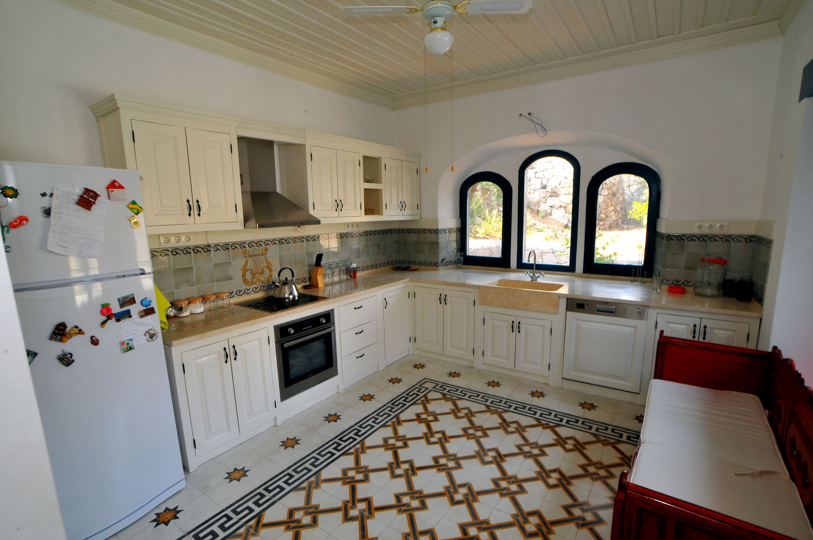 homify Mediterranean style kitchen