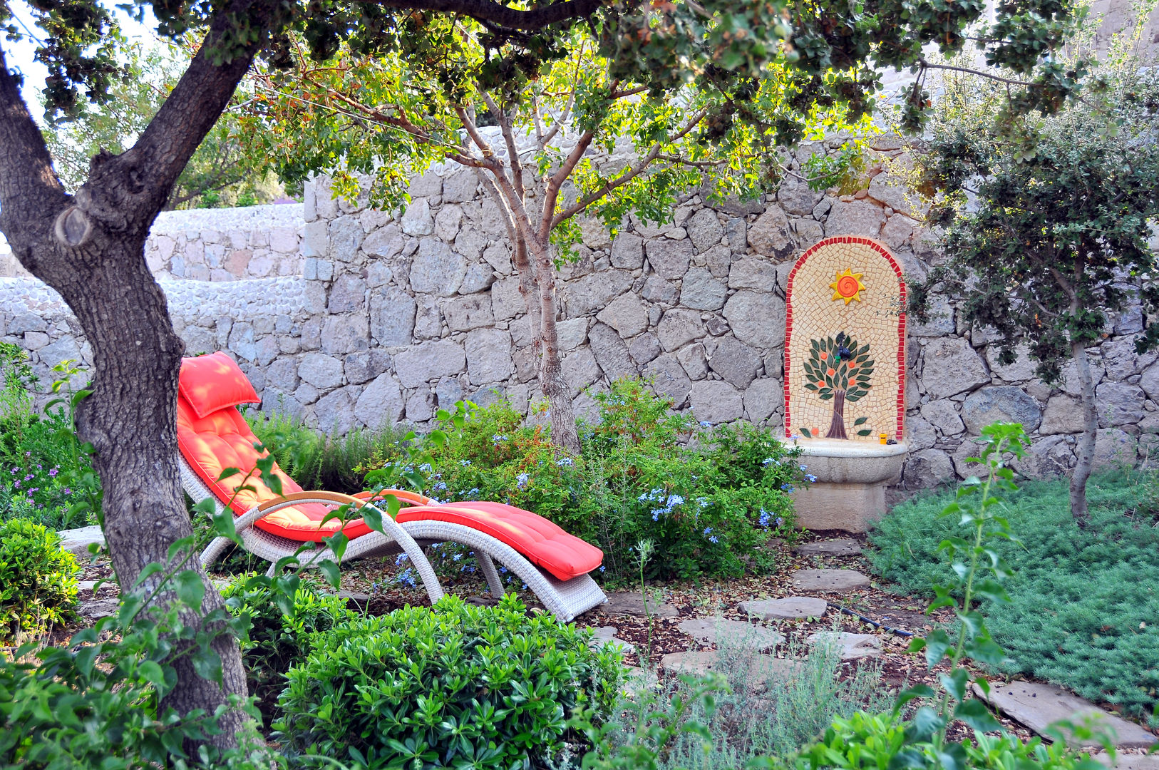 homify Mediterranean style garden