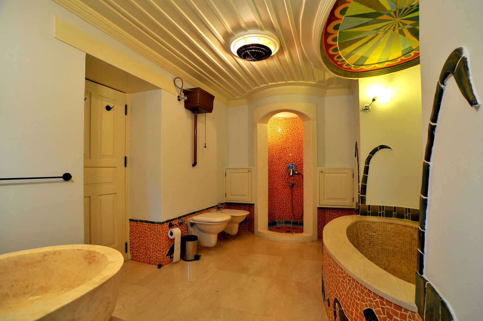 homify Mediterranean style bathrooms