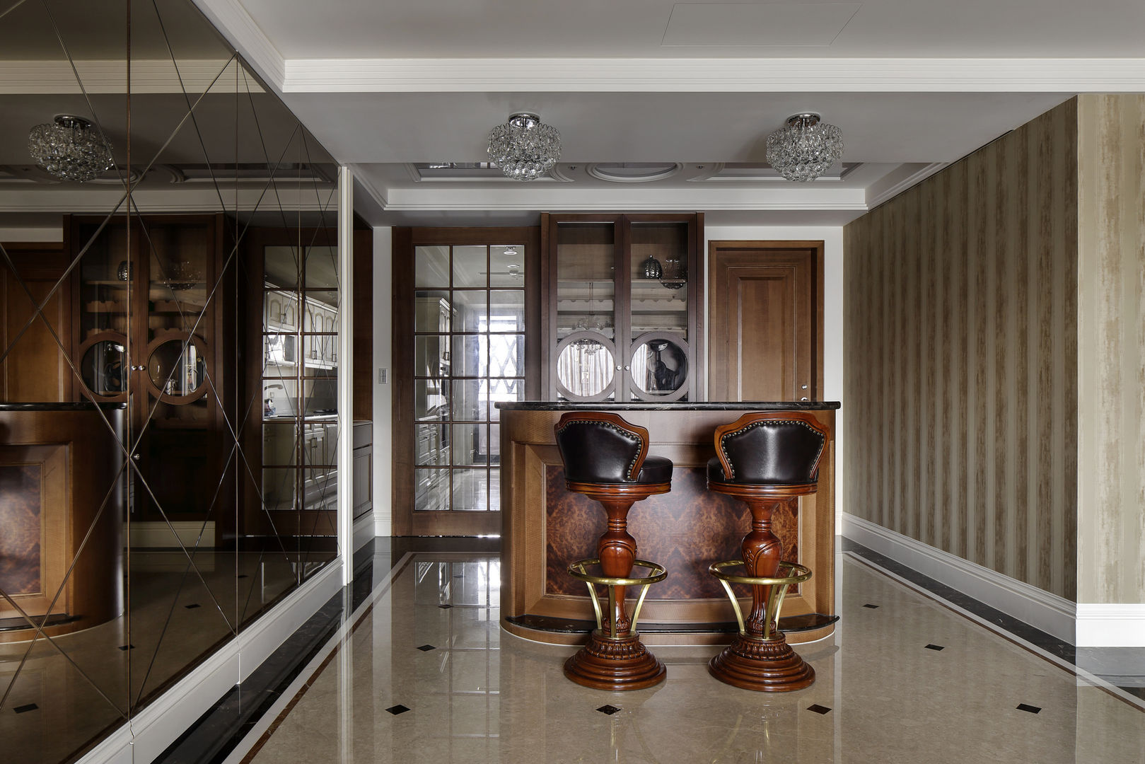 尋找古典的本質 大荷室內裝修設計工程有限公司 Dining room