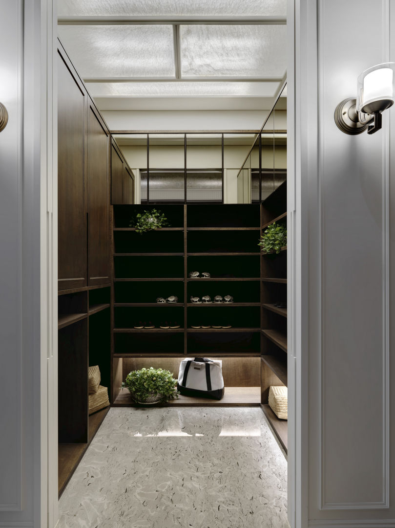 英式古典情挑 大荷室內裝修設計工程有限公司 經典風格的走廊，走廊和樓梯