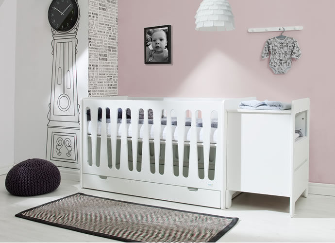 ​Moonlight Cot Bed homify комнаты для новорожденных Дерево Эффект древесины