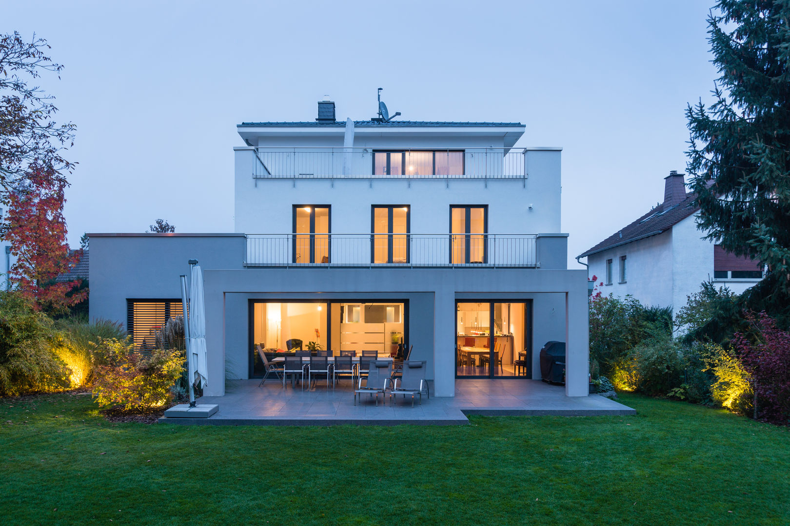 Außenansicht Garten casaio | smart buildings Moderne Häuser