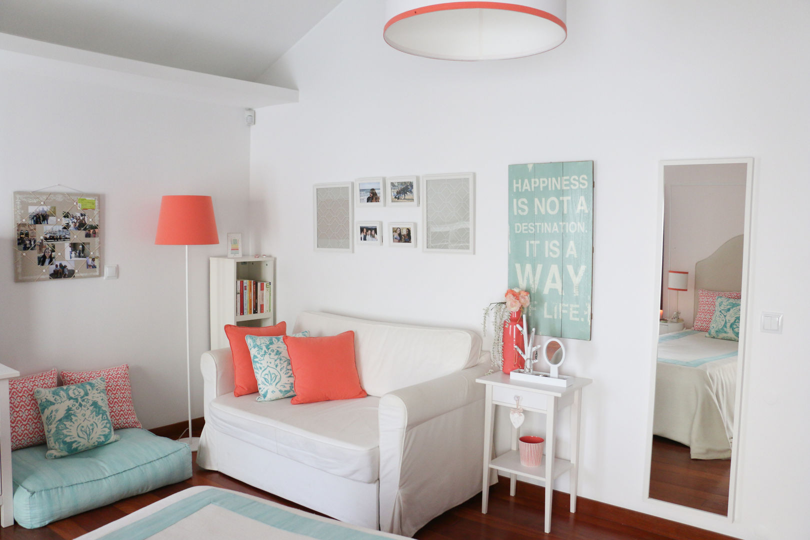 Coral e Aqua quarto de adolescente, Perfect Home Interiors Perfect Home Interiors Chambre moderne