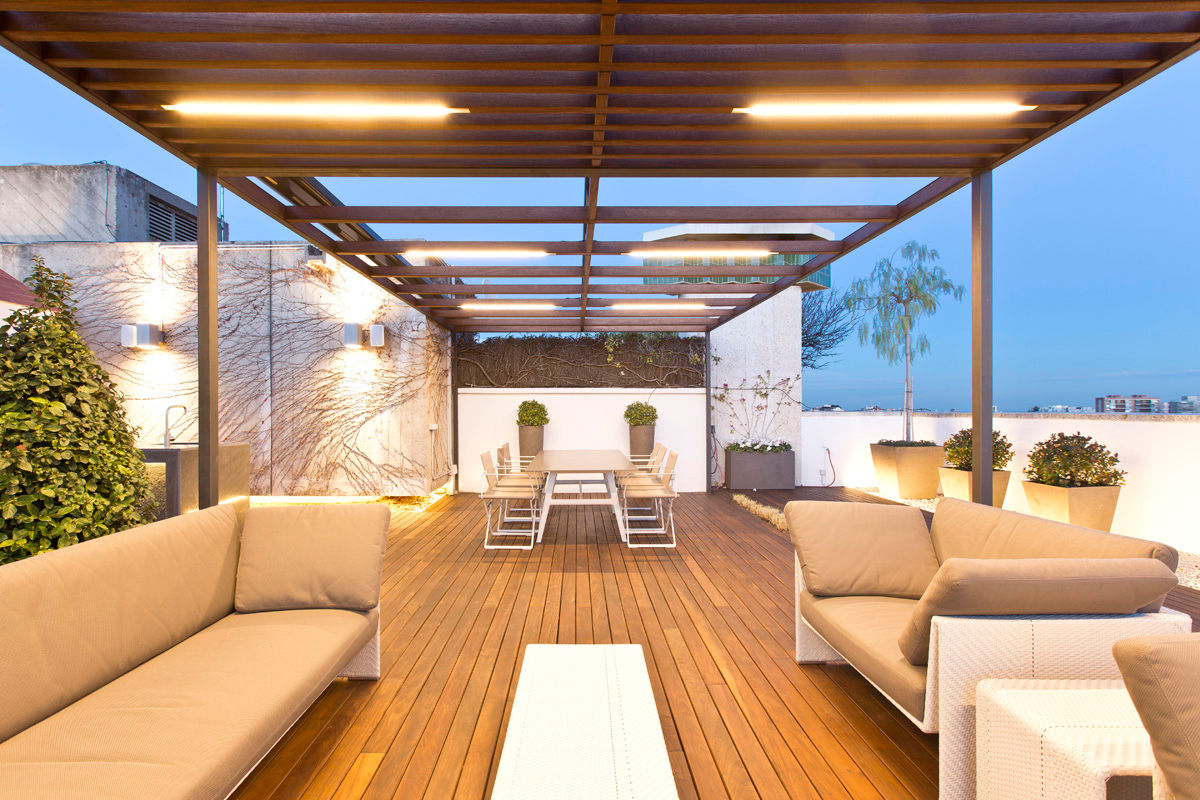 Terraza en Barcelona, Garden Center Conillas S.L Garden Center Conillas S.L ระเบียง, นอกชาน ไม้ Wood effect