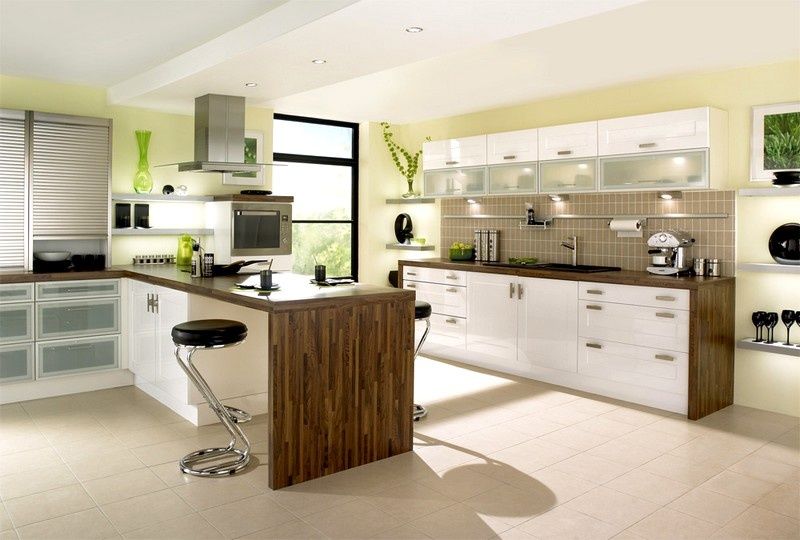 Móveis por medida, combinando design e tecnologia., RUI BESSA INTERIORES RUI BESSA INTERIORES Kitchen MDF Cabinets & shelves