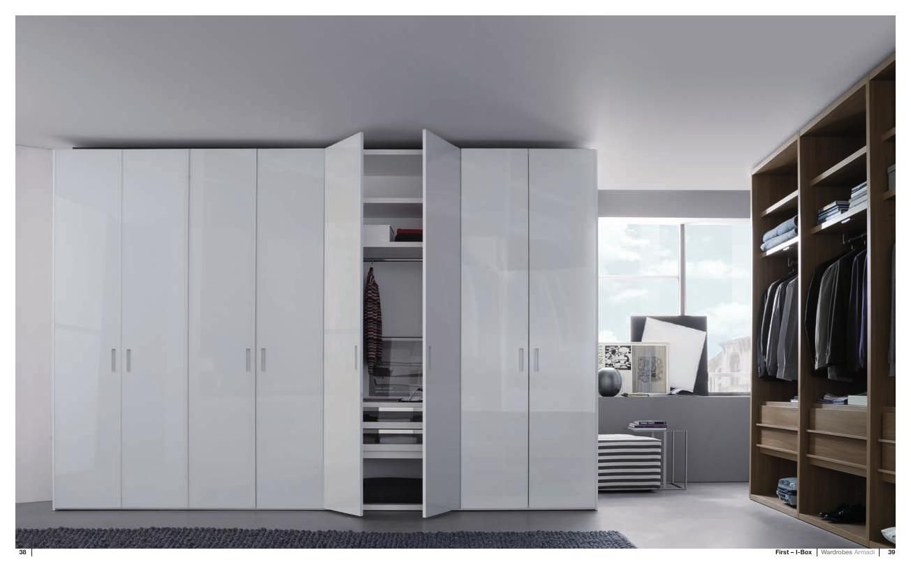 Roupeiros , RUI BESSA INTERIORES RUI BESSA INTERIORES Modern style bedroom MDF Wardrobes & closets