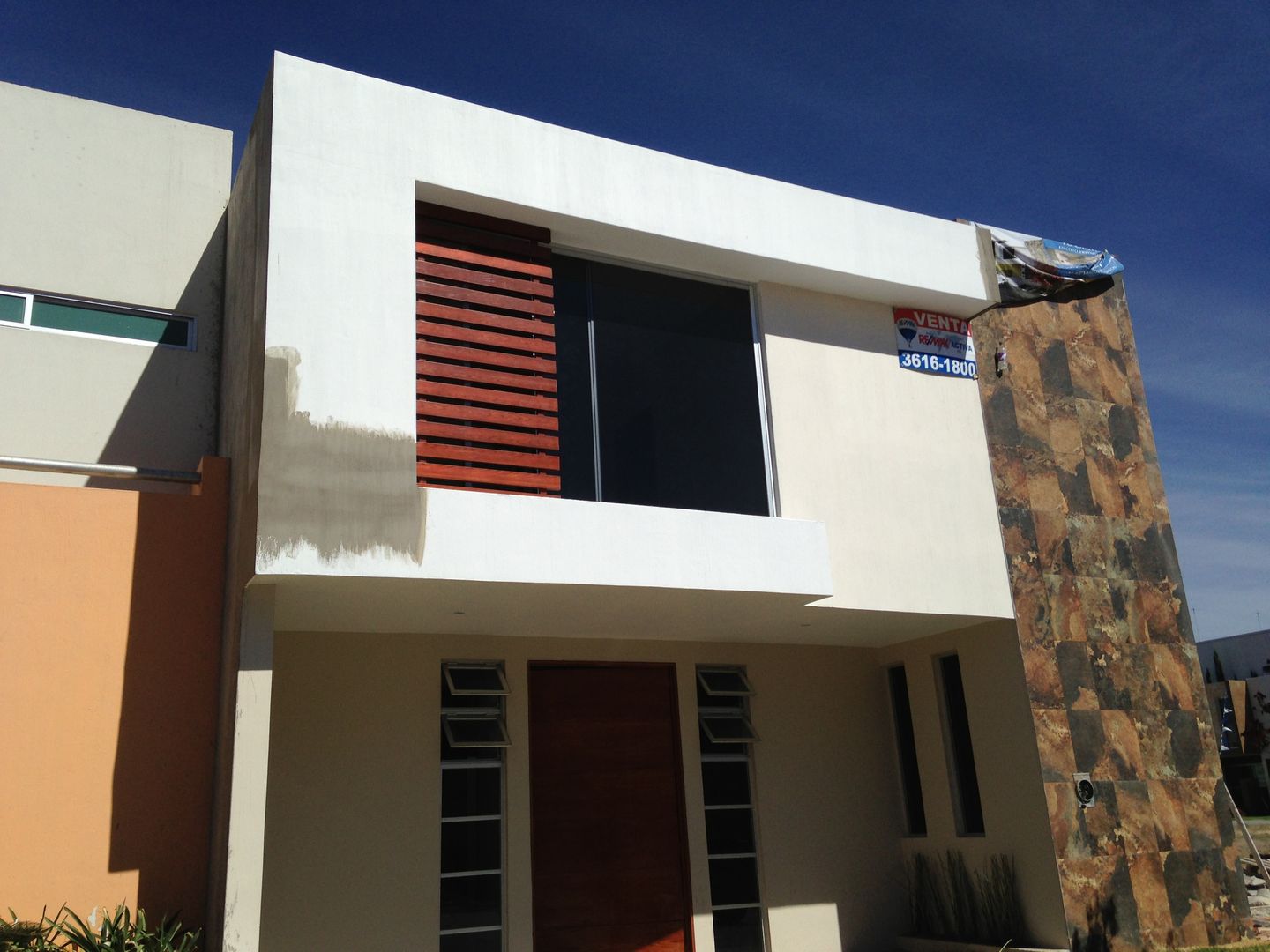 Del Pilar, KMK Construcciones KMK Construcciones Modern houses Ceramic