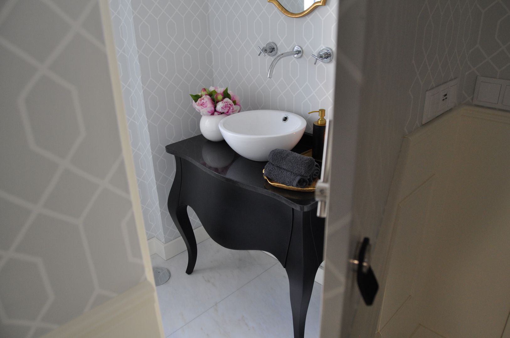 Hollywood romantic bedroom (Boavista, Porto), Perfect Home Interiors Perfect Home Interiors Classic style bathroom