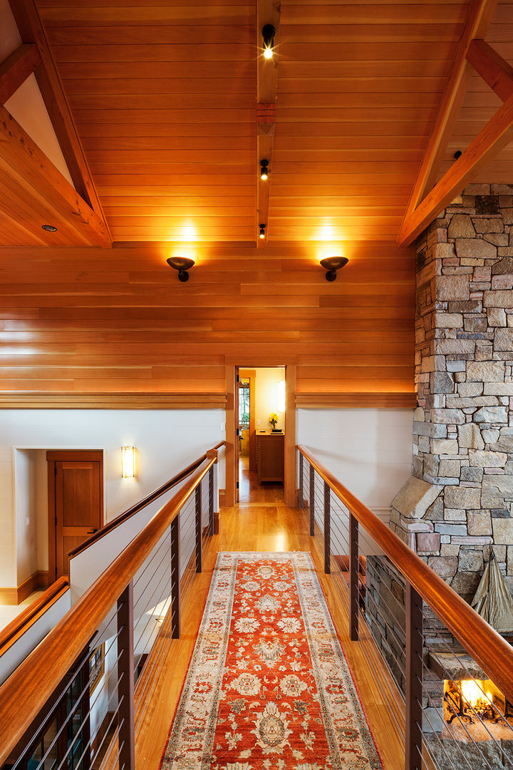 Bold Ocean Cottage - Hallway Balcony John Morris Architects Classic style corridor, hallway and stairs Wood Wood effect