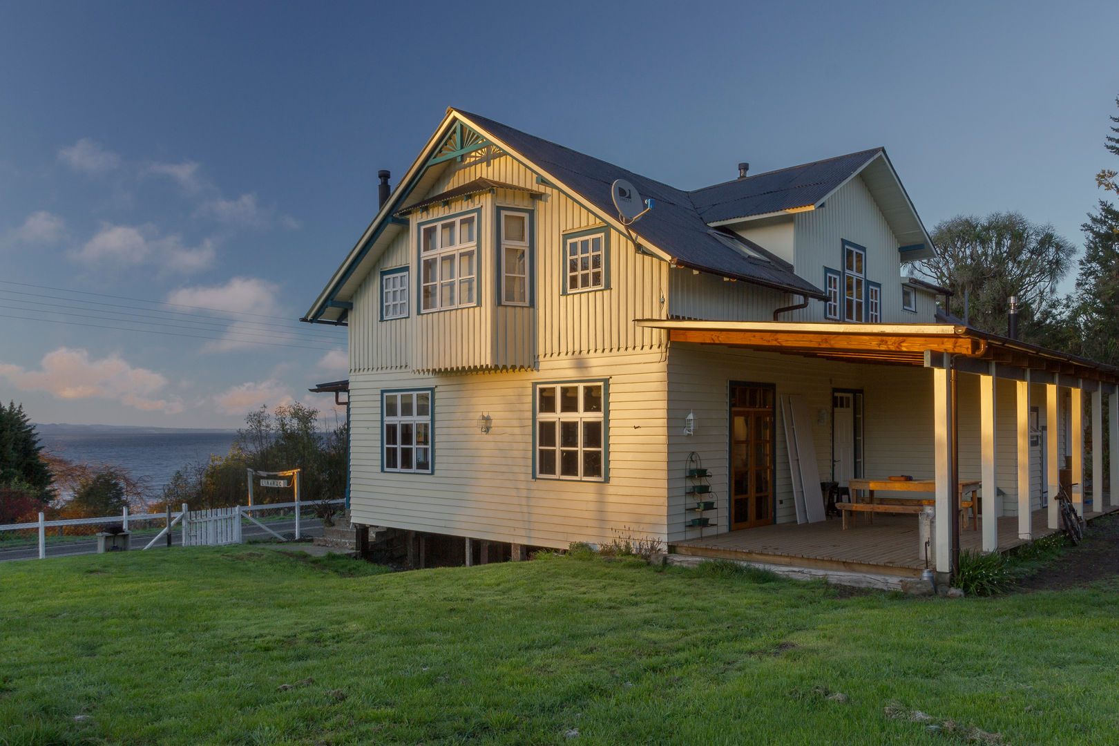 CASONA LOS BAJOS, Moraga Höpfner Arquitectos Moraga Höpfner Arquitectos 房子