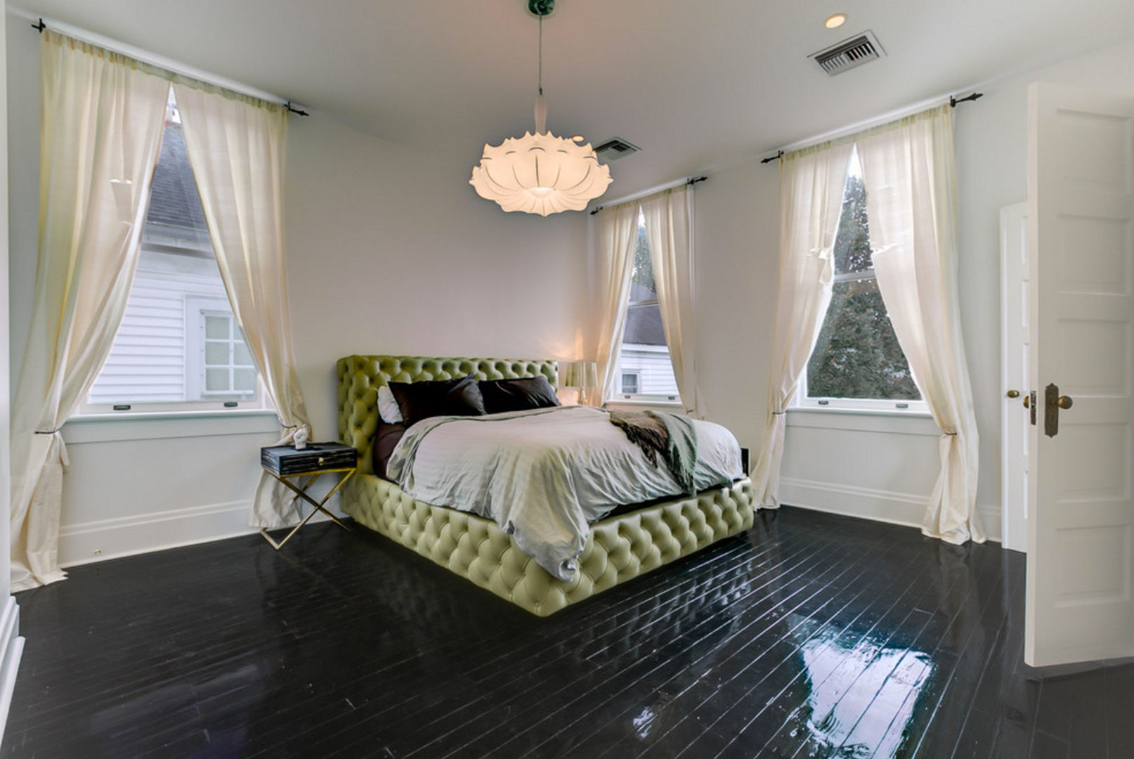 Nashville Avenue Residence, New Orleans studioWTA Eclectic style bedroom