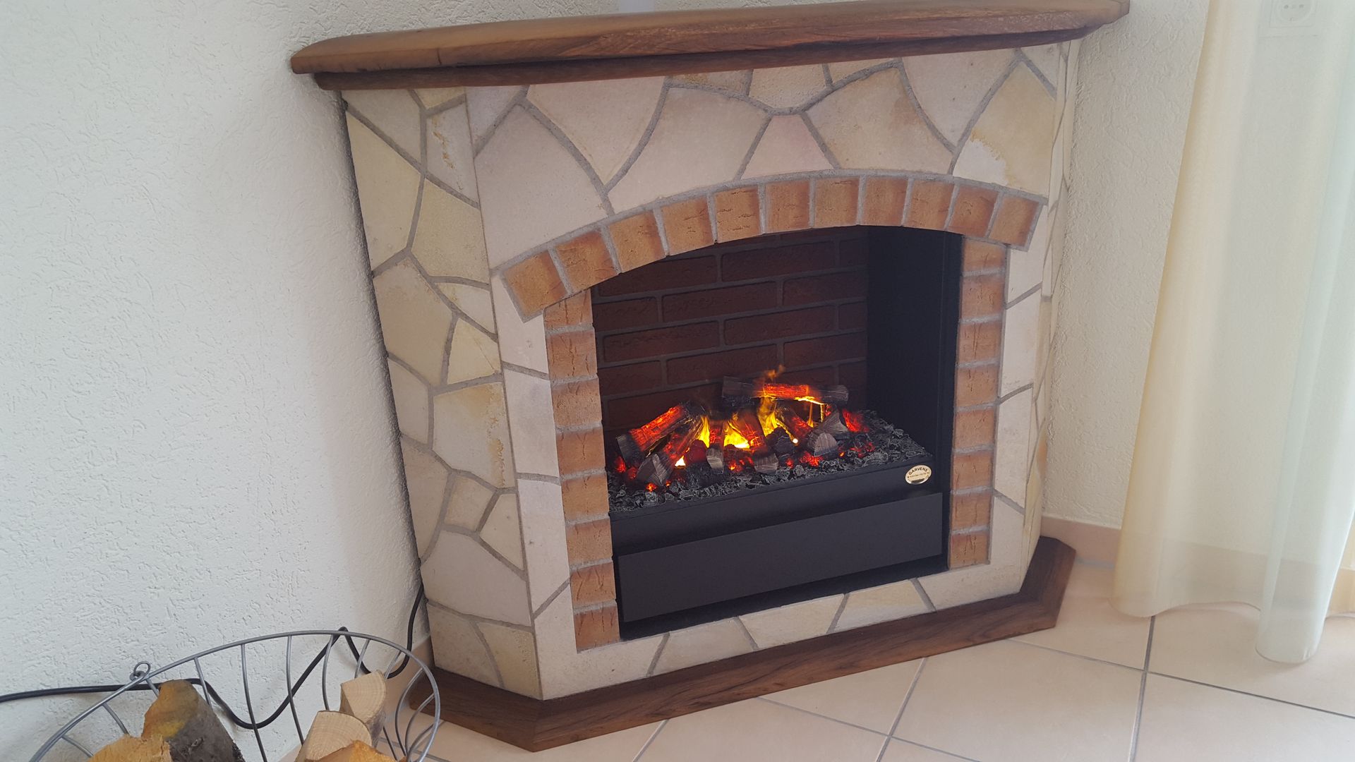 MANUFAKTUR ELEKTROKAMIN SOLNHOFEN, ECKE, Gebr. Garvens GmbH & Co. KG Gebr. Garvens GmbH & Co. KG Phòng khách phong cách Địa Trung Hải Fireplaces & accessories