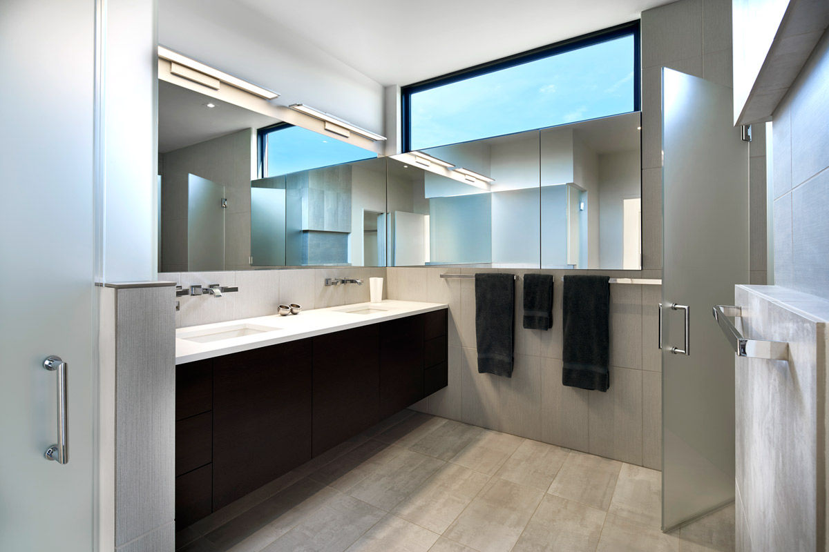 Rosedale Residence, KUBE architecture KUBE architecture Modern style bathrooms