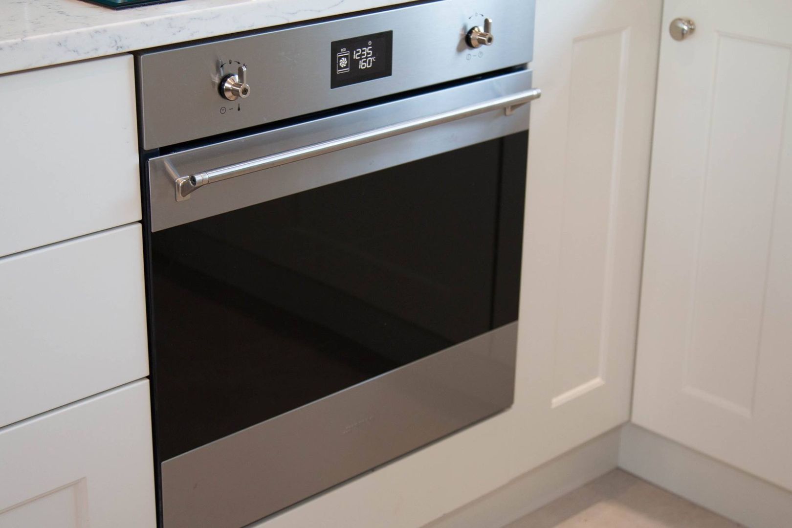 SMEG Classic Appliances homify مطبخ حديد smeg,oven,appliances,kitchen,stainless steel,classic,traditional