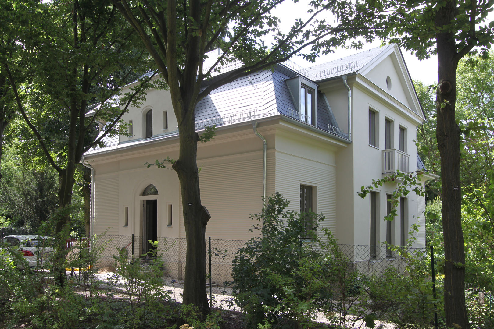 north facade brandt+simon architekten Case classiche villa,Berlin,restoration,modernization,dormer