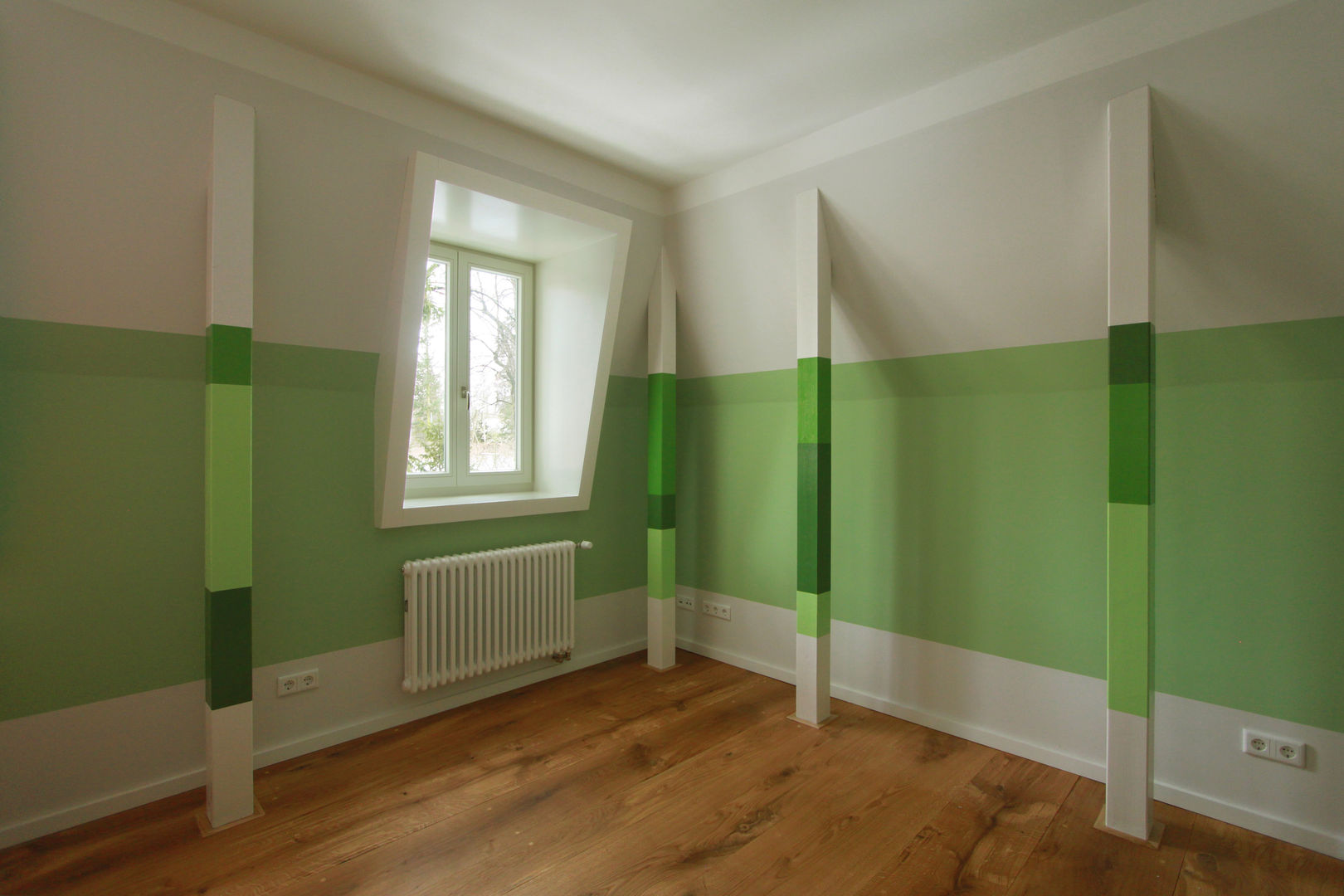 child´s room brandt+simon architekten Nursery/kid’s room villa,Berlin,restoration,modernization,child´s room,wall colours,dormer