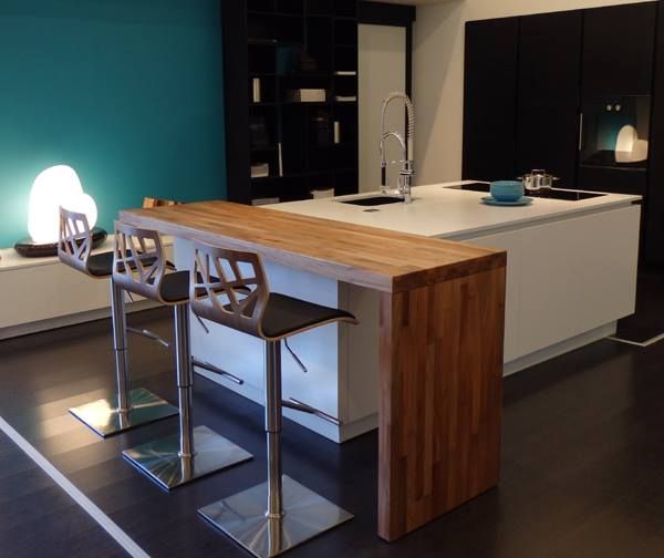 Univers Cuisine, FLIP DESIGN FLIP DESIGN Modern kitchen Wood Wood effect Bench tops