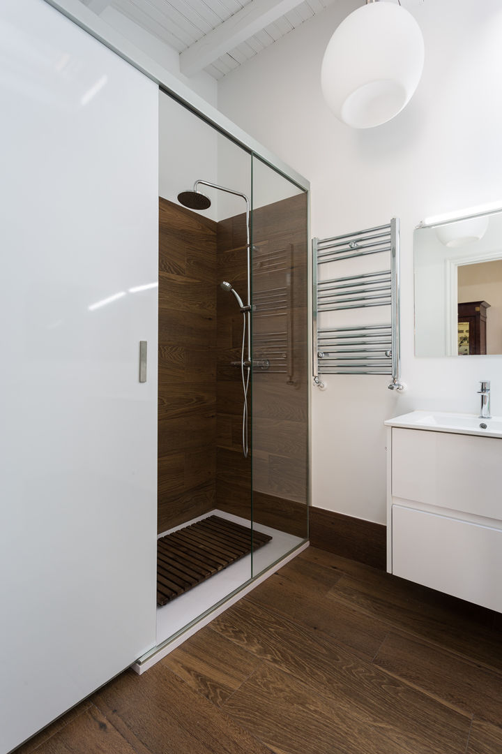 Casa de campo en Coruña, roomy showroom roomy showroom Bagno rurale