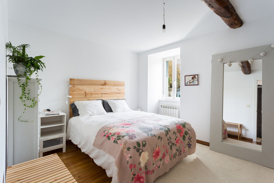 Casa de campo en Coruña, roomy showroom roomy showroom Country style bedroom