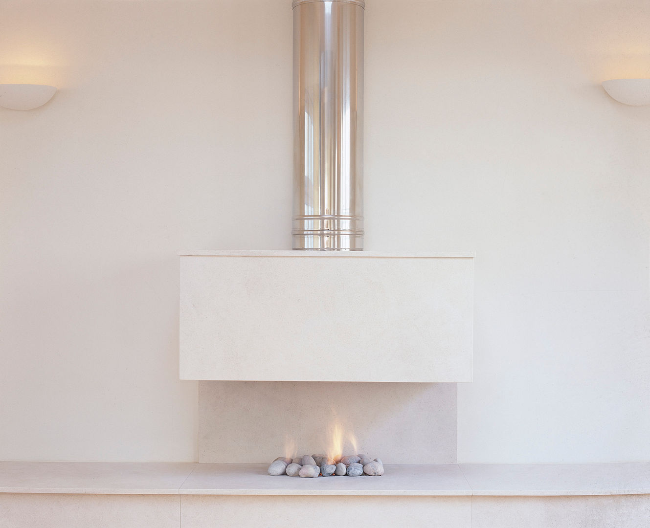 Bespoke Fireplaces: Best architects and designers in the UK, The Platonic Fireplace Company The Platonic Fireplace Company Salas modernas