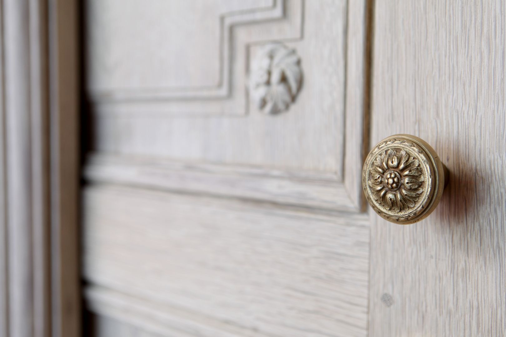 Porte e finestre, The Wood Alchemist - Simone Castelli The Wood Alchemist - Simone Castelli Classic style doors Doorknobs & accessories