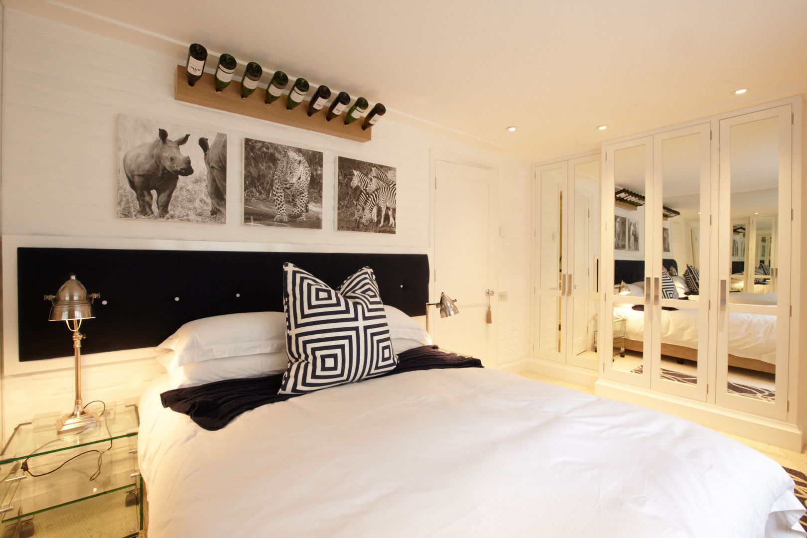 Modern colonial London home, Kim h nieu Interior Design Kim h nieu Interior Design Kamar Tidur Gaya Kolonial