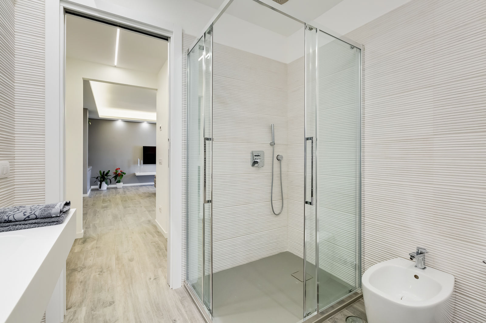 Colleverde_minimal design, EF_Archidesign EF_Archidesign Modern bathroom