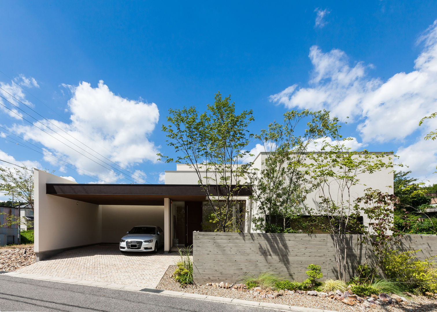 平屋建てのコートハウス, Architet6建築事務所 Architet6建築事務所 現代房屋設計點子、靈感 & 圖片 木頭 Wood effect