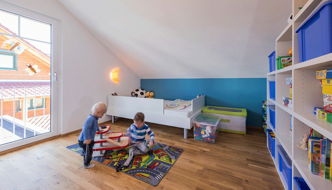 Schickes Familienhaus mit allem Drum und Dran, KitzlingerHaus GmbH & Co. KG KitzlingerHaus GmbH & Co. KG Habitaciones para niños de estilo moderno