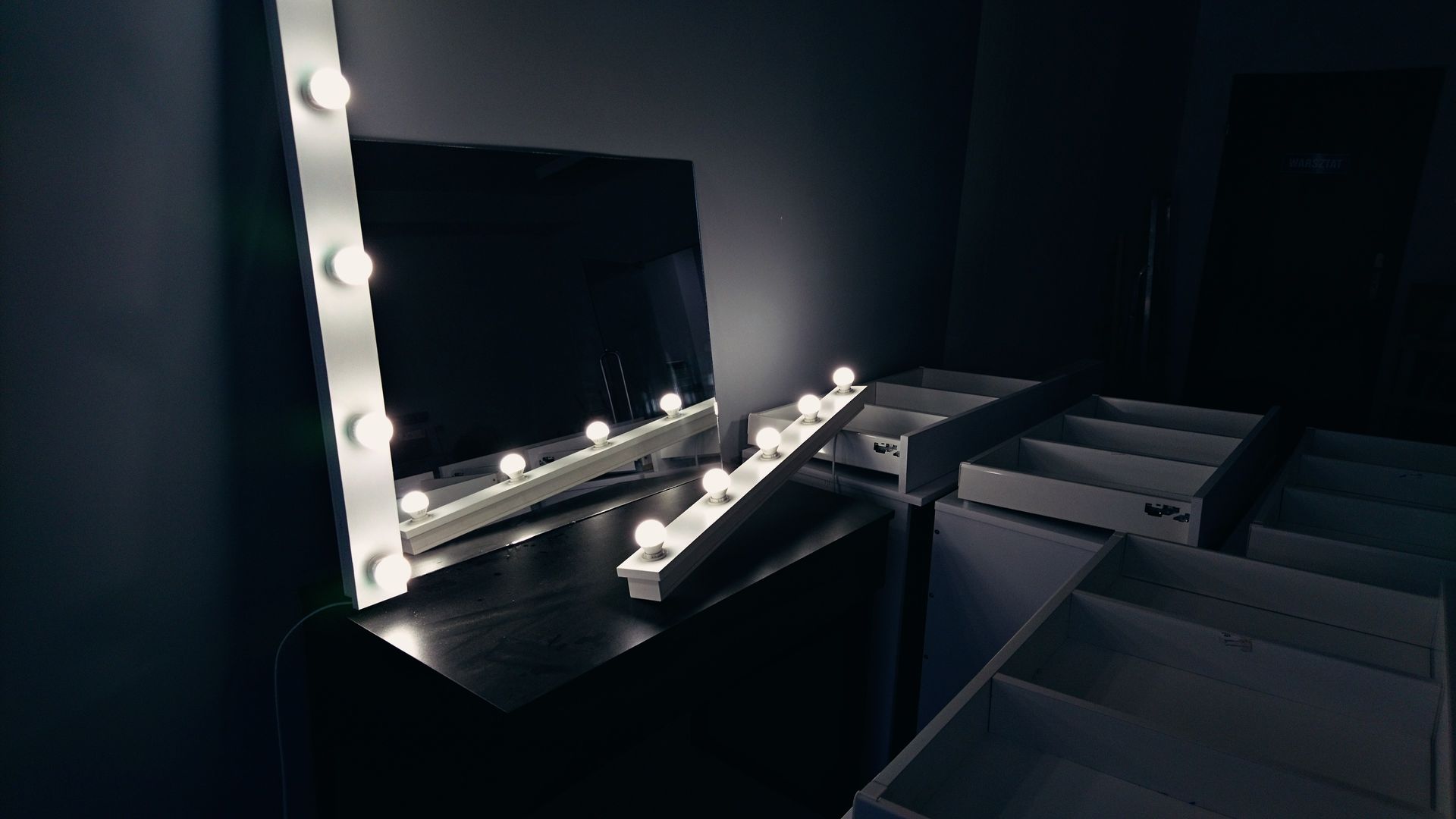 Panele Oświetleniowe LED - SINGLE ONE, ZAP project ZAP project Modern dressing room Wood-Plastic Composite Lighting