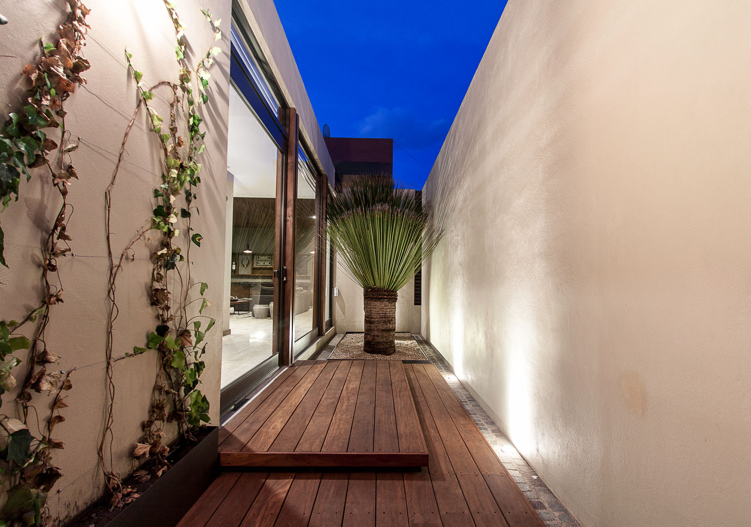 Casa CCQ 538, Loyola Arquitectos Loyola Arquitectos モダンな 家